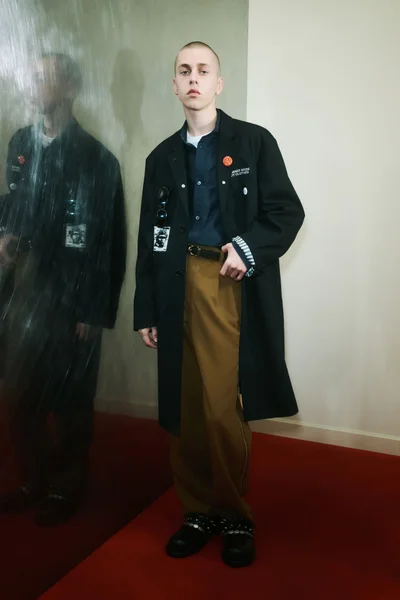 Look 2